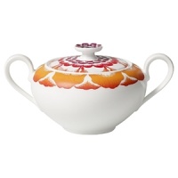 This premium bone-china sugar bowl by Villeroy & Boch is beautifully enhanced with brightly colored floral designs. Mix it and match it with other pieces in the collection for endless creative combinations.