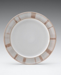 A lovely cocoa palette highlighted by warm amber tones lends this Denby dinnerware and dishes collection a more elegant earthiness. Coordinate solid Truffle and striped Truffle Layers dinner plates for flattering tabletop contrast.