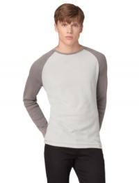 Simple yet stylish, this Calvin Klein Jeans baseball tee is a homerun.