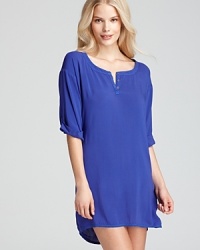 With an on-trend high/low hem and easy silhouette, Splendid's sleep tunic is destined to be an at-home staple.