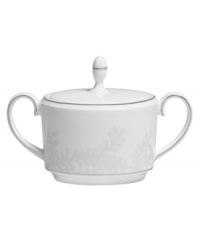 With a modern white-on-white pattern in durable bone china, the Trailing Vines sugar bowl by Vera Wang promises a lifetime of exquisite dining. Trimmed in polished platinum.