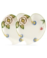 For nature lovers. This pair of Botanic Hummingbird heart trays are sculpted with colorful blooms in porcelain designed to accent more than just your dinner table. From Portmeirion's collection of serveware and serving dishes.