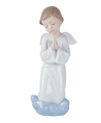 Offer encouragement and love to any special someone with the Celestial Prayer figurine from Lladró; a perfect gift for celebrating any occasion.