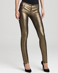 With an on-trend metallic sheen and signature skinny fit, these Alice + Olivia jeans live up to the denim gold standard.