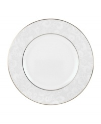 A sweet lace pattern combines with platinum borders to add graceful elegance to your tabletop. The classic shape and pristine white shade make this accent plate a timeless addition to any meal. From Lenox's dinnerware and dishes collection.