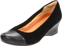 Clarks Women's Un.Conditional Pump