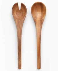 Get the scoop with this modern set of salad servers. Noritake refines the rustic appeal of wooden serveware with the beautifully smooth, medium brown Kona Wood collection. Includes 2 servers.