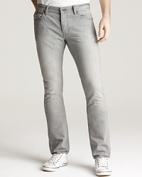 Always edgy but with plenty of classic elegance, John Varvatos Star USA presents a super-cool 5-pocket jean with crinkled detail at the hip and back of knee for a broken-in whiskered look.