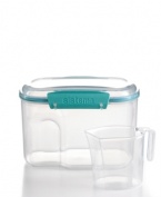 Short on measuring cups? Keep things simple with Martha Stewart Collection's storage container with measuring cup. Store sugar, flour, rice or other dry goods--along with the cup. When it comes time to measure, just scoop and reseal! Limited lifetime warranty.