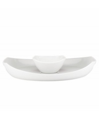 Feature modern elegance on your menu with the Classic Fjord chip and dip from Dansk's collection of serveware and serving dishes. The set serves up glossy white porcelain in fluid shapes that keep tables looking totally fresh.