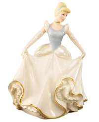 Dream come true. Lenox makes Cinderella's enchanted evening last forever with this porcelain figurine depicting the beautiful Disney princess.