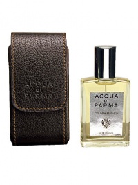 A tribute to traditional values, this product harmoniously blends elegance with practicality. The elegant leather case, fashioned in a classic shape, is an example of renowned Italian craftsmanship. The case contains a 1 oz. spray. This travel spray is a truly unique accessory that will last a lifetime. A set of two 1 oz. refills is also available separately. 