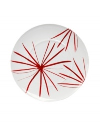 Sprinkle your table with vibrant red flowers with the light and breezy Pure Red star round platter from Mikasa. The classic shape makes this dinnerware and dishes collection ideal for everyday use while the airy, organic design also makes a festive dinner party set.