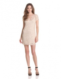 BCBGMAXAZRIA Women's Lalinda Lace Crochet Tunic, Almond Blossom, Large