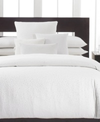 Clean and simple. Crafted of ultra-soft 300-thread count combed cotton percale, this flat sheet from Calvin Klein is the perfect complement to the Mykonos bedding collection.