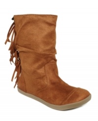 Have some fun this fall with the swishy fringe detailing of Sugar's Teazer booties.