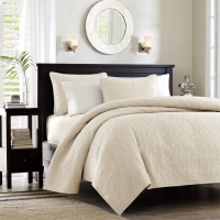 Quebec Coverlet Set Size: King