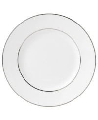 In 18th century England, Josiah Wedgwood, creator of the world famous Wedgwood ceramic ware, established a tradition of outstanding craftsmanship and artistry which continues today. The heirloom-quality Signet Platinum dinnerware pattern is designed for formal entertaining, in pristine white bone china banded with polished platinum.