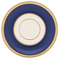 Inspired by privately commissioned presidential dinnerware, this fine china features stately navy bands and a gold border etched with patriotic stars.