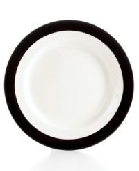 Timeless and ultra-versatile Classic Band combines clean lines in black and white. From Martha Stewart Collection, this simple dinner plate lets you embrace a less-is-more look every day or you can mix and match with the fresh and floral Hudson pattern, also from Martha Stewart Collection.