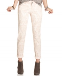 For a look that has major graphic power, slip into Freestyle's five-pocket-style damask-print skinny jeans!