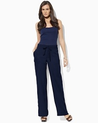 Rendered in breezy linen, Giselle pants are finished with a chic, wide leg and drawstring waist.