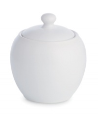 Full of possibilities, this ultra-versatile sugar bowl from Noritake's collection of Colowave white dinnerware is crafted of hardy stoneware with a half glossy, half matte finish in pure white. Mix it in with any of the Colorwave dinnerware shades.