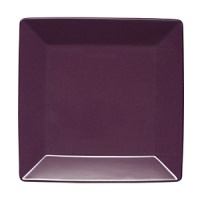 This platter in a pretty Plum is handcrafted in Germany from high fired ceramic earthenware that is dishwasher safe. Mix and match with other Waechtersbach colors to make a table all your own.