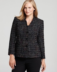 A wardrobe hero, the Lafayette 148 New York Plus tweed jacket is classic, well-cut and versatile. Smarten up the silhouette with a shirt and a tie, or dress it down with a casual tee.