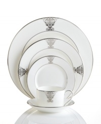 Serve your guests with the Imperial Scroll salad plate for sublime sophistication. Reminiscent of a regal crest, the stunning scroll design lends striking contrast to white bone china from Vera Wang Wedgwood.