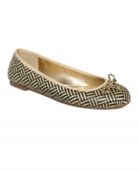 Get back to your roots. Woven raffia lends an earthy vibe to the cute and comfy Erwyn2 flats by GUESS.