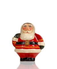 Dressed to impress, chubby Santa Claus embodies the spirit of the holiday season. With his traditional red coat and belt, embellished with an S belt buckle, this figurine is handcrafted from Vaillancourt.