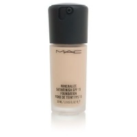 MAC Mineralize Satinfinish SPF 15 Foundation NC25