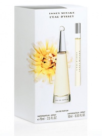 Sun-drenched flowers are in the air with the L'Eau d'Issey Eau de Parfum. Set includes: 2.5 oz. Eau de Parfum and a 0.33 oz. Purse Spray.