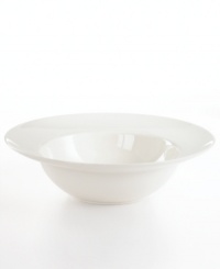 Keep it simple with Martha Stewart Collection. This large pasta bowl combines a wide rim and clean white glaze that works flawlessly with any dinnerware pattern and decor. Great for spaghetti and meatballs, pasta primavera and other comfort foods.