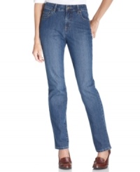 The essential, clean and basic straight-leg jeans: the Mandie from Bandolino.