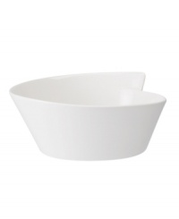 Explore new shapes for your table with the collection of innovative New Wave salad bowls, featuring a unique, fluid silhouette crafted of premium Villeroy & Boch porcelain.