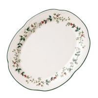 Pfaltzgraff Winterberry Sculpted Oval Platter