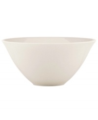 A modern balance. Create a sense of effortless urban luxury with the Matte & Shine all-purpose bowl, featuring a minimalist coupe shape, tan glaze and tonal banding by Donna Karan Lenox.