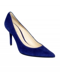 Elevate your most polished ensembles with GUESS' Rolene2 pumps.