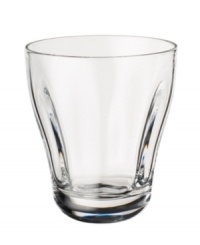 For every day, any occasion, the Farmhouse Touch water glass features a classic Villeroy & Boch drinkware design with a fluted feel and tapered silhouette in dishwasher-safe crystal.