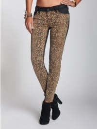 GUESS Women's Brittney Mid-Rise Leopard-Blocked Denim Leggings