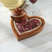 Wine Enthusiast Heart Shaped Corkboard/Cork Trivet Kit