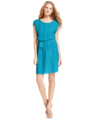 In a relaxed fit, this petite MICHAEL Michael Kors dress is both effortlessly chic and figure flattering!