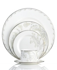 Designer style and quality craftsmanship collide in the Paisley Bloom place settings from Marchesa by Lenox. Exquisite bone china embellished with high-fashion florals and shimmering platinum and mica accents turns heads at any formal table.