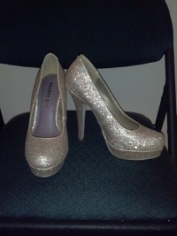 Madden Girl Toriie Platform Gold Sparkle Pump