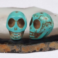 100 LOOSE AQUA BLUE SKULL BEADS HOWLITE TURQUOISE CARVED SKULL GEM LOOSE BEAD Approx. 10x12mm [Make your own POWER NECKLACE OR BRACELETS ]