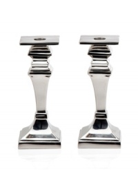 Dim the lights and elevate the room. Rendered in pure aluminum, Godinger's Square candlesticks decorate elegant spaces with classic sophistication.