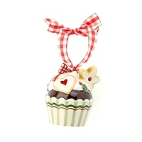 Start a tradition. Festive and celebratory, Villeroy & Boch's cupcake ornament is as sweet as can be.