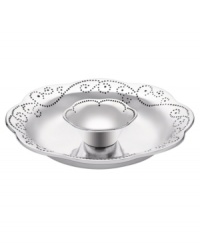 With a feminine edge and pretty perforated detail, the French Perle chip and dip from Lenox's collection of serveware and serving dishes holds favorite snacks with decidedly vintage charm. In pure aluminum, it's a brilliant complement to French Perle dinnerware. (Clearance)